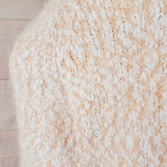 NWT! SO soft! Blush eyelash pullover sweater - Picture 2 of 8